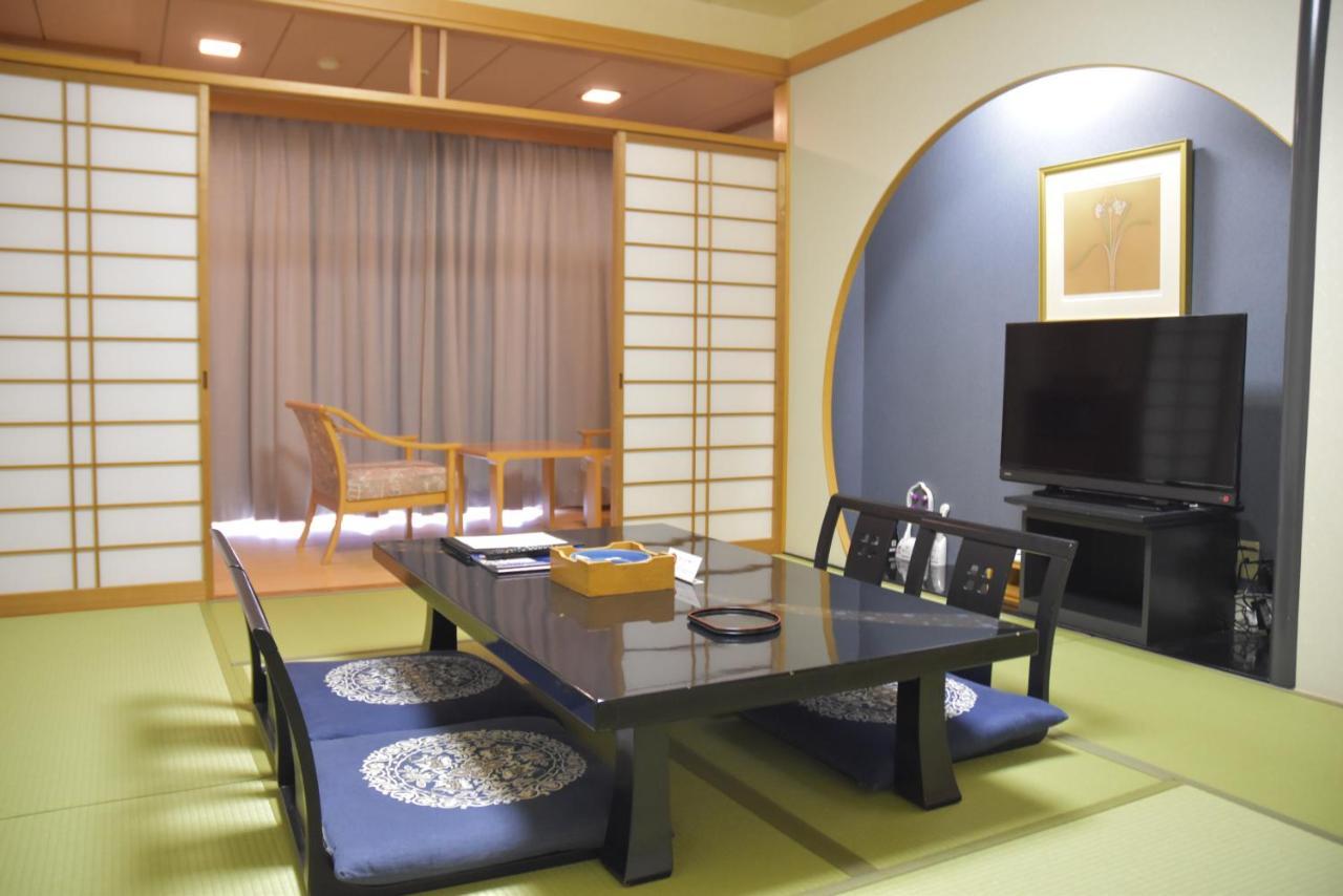 The Gran Resort Elegante Awajishima Екстериор снимка