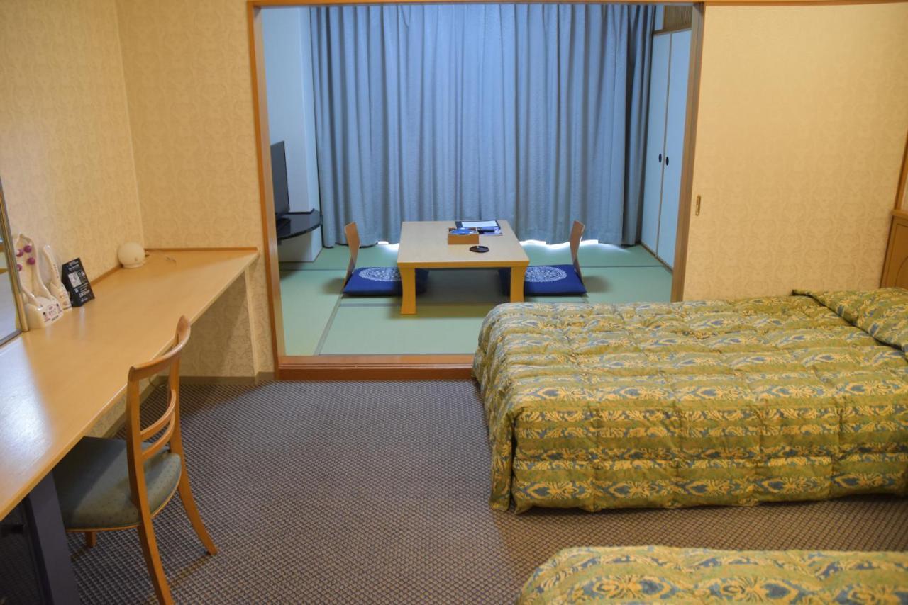 The Gran Resort Elegante Awajishima Екстериор снимка